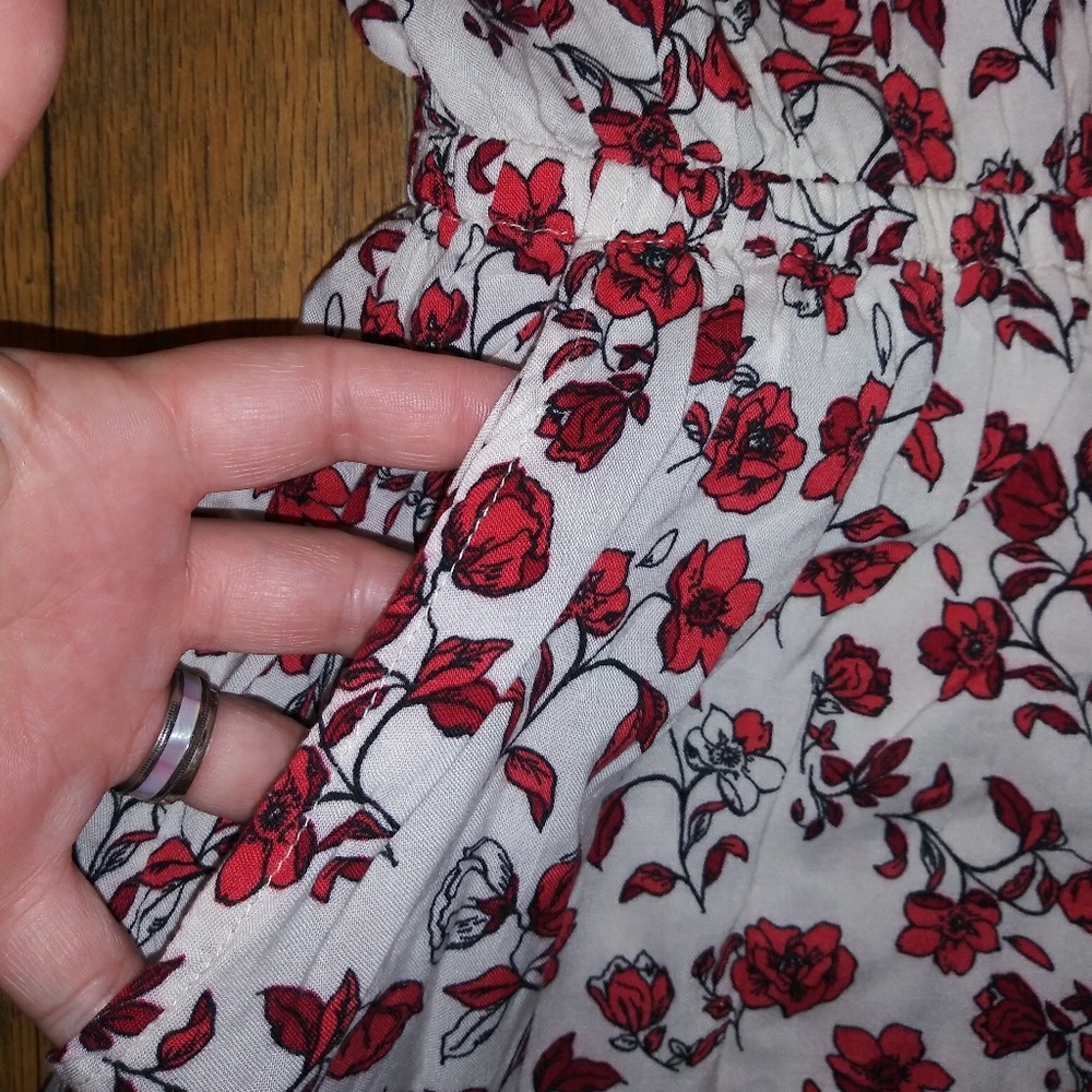 DIVIDED BY H&M SMOCKED ROSE PRINT ROMPER - Picture 5 of 8